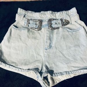 Double buckle western shorts